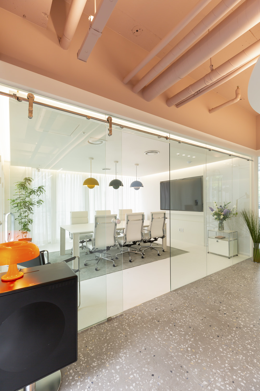 SHOWKET 办公室&工作室 | 74 平的极简咖啡馆式设计-13