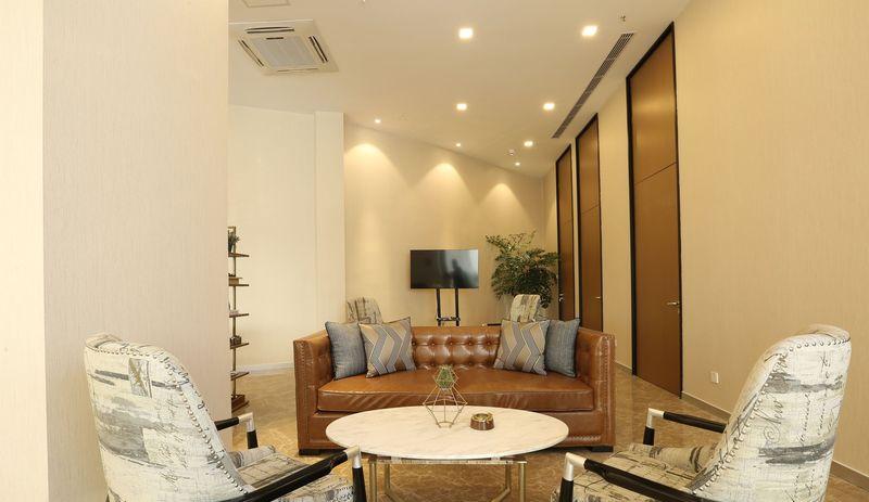 龙湖售楼处现代风格设计-10