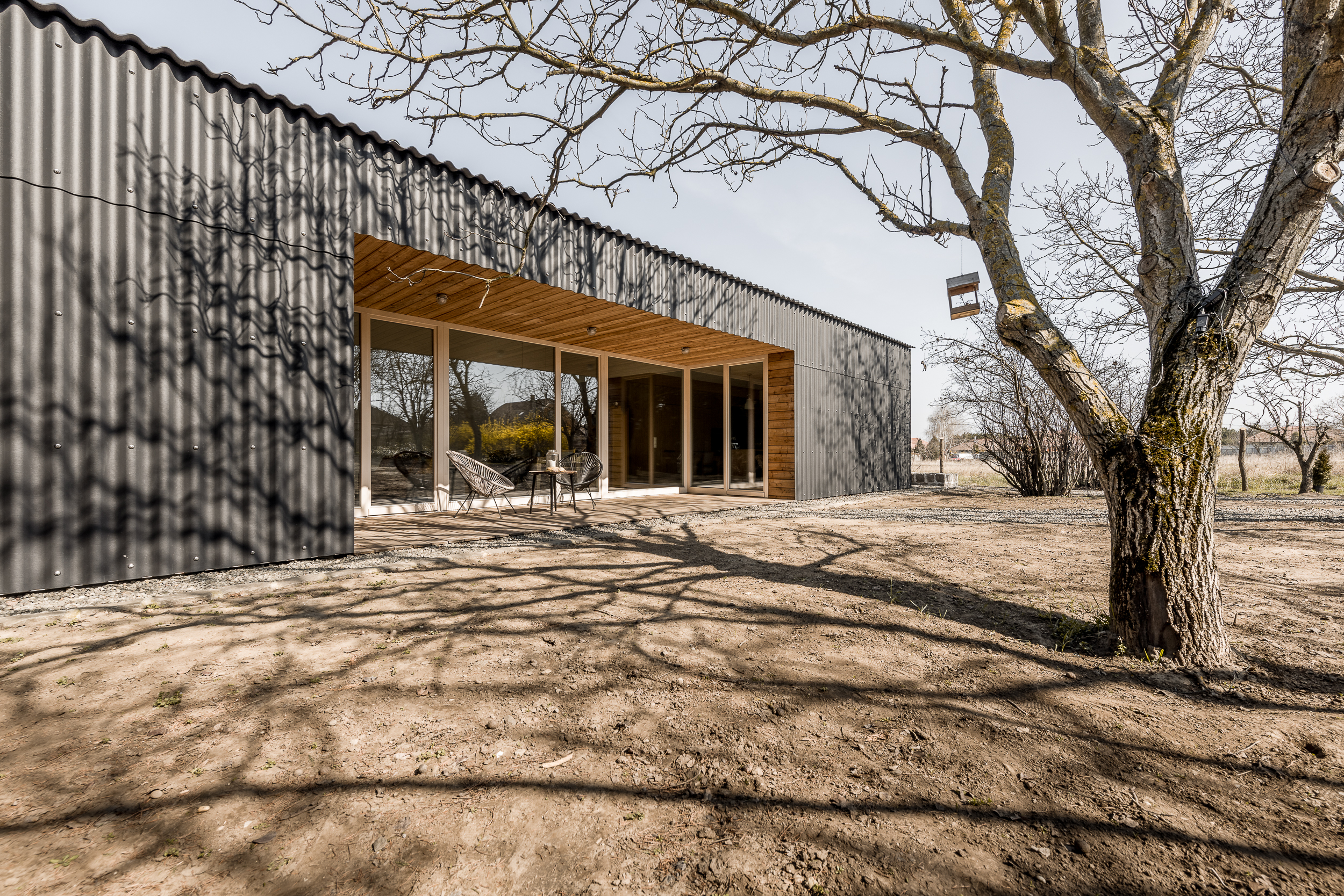 黑瓦屋 · 简约和谐的自建房设计丨匈牙利丨Balogh Csaba 等-40