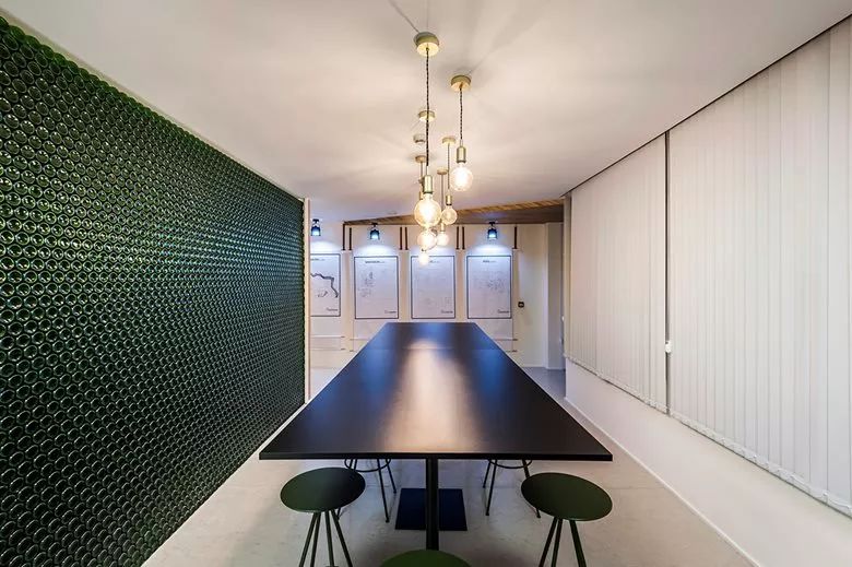 新字体塞勒姆办公室设计,展示品牌纯粹认同-16