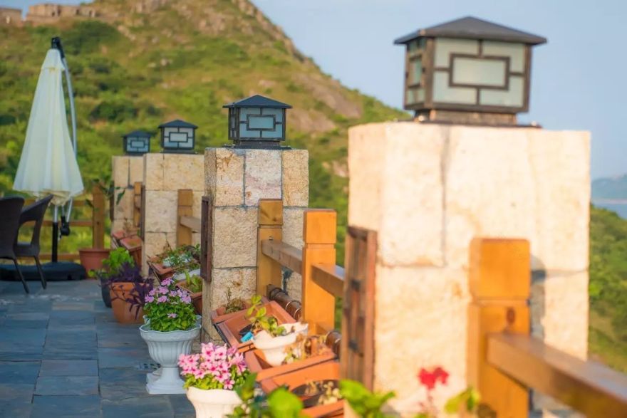 放弃百万年薪,回乡在海边建起一座石头房,他在追梦途中找到了诗和远方!-83