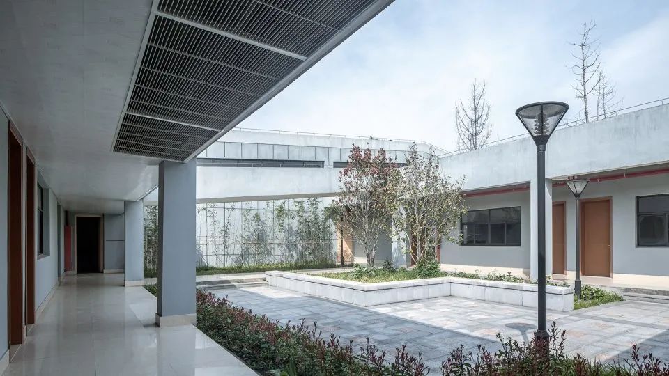 苏州东太湖防汛仓库获德国设计奖 | 融入自然的绿色建筑-38