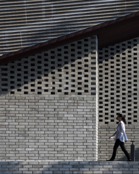 越南森林中的鸟类翅膀建筑·Can Gio 餐厅