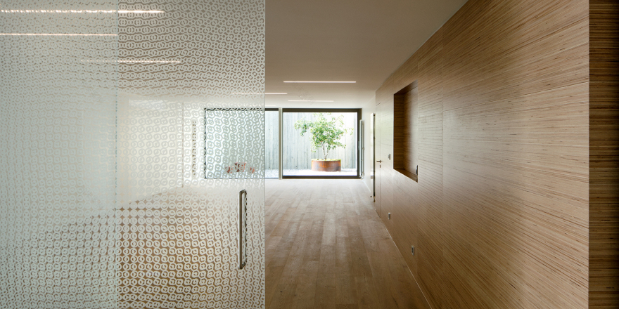 瑞士 Hauterive 湖畔混凝土与玻璃的现代住宅-68