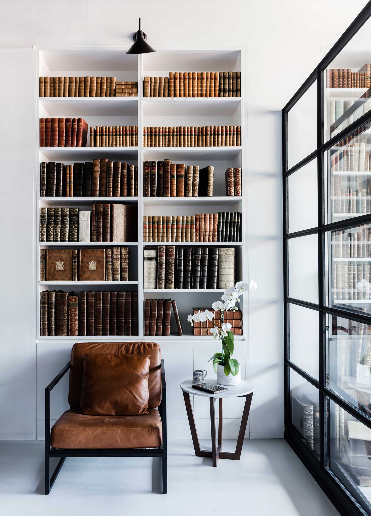 悉尼工业风珍本书店办公室设计-2