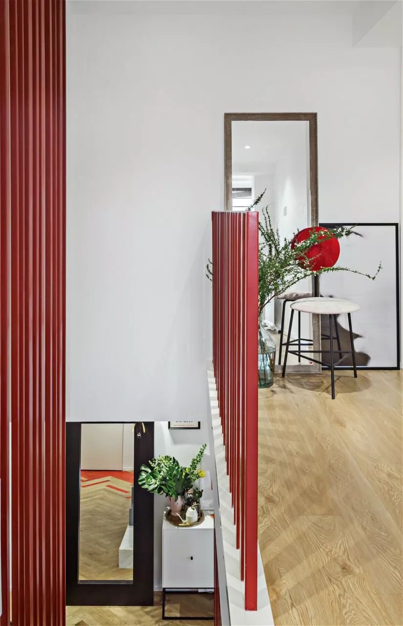 好酷！上海潮爸辣妈的92㎡Loft，后现代“悬浮”楼梯能做玄关能储物，大写的服气！ 缤视智造-62