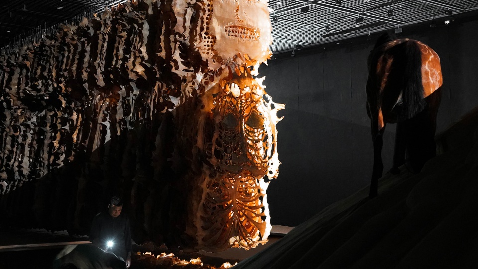 邬建安大型个展“是海,是沙丘”展陈空间设计丨中国廊坊丨PILLS建筑工作室-35