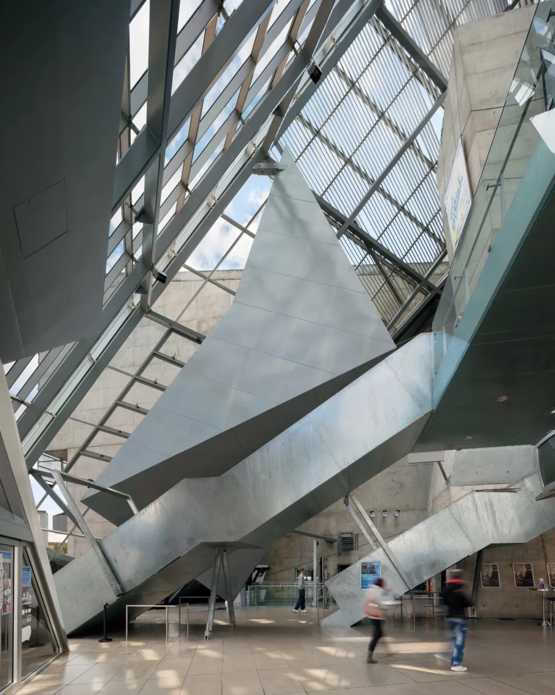 德累斯顿 UFA 电影中心丨德国德累斯顿丨蓝天组-27