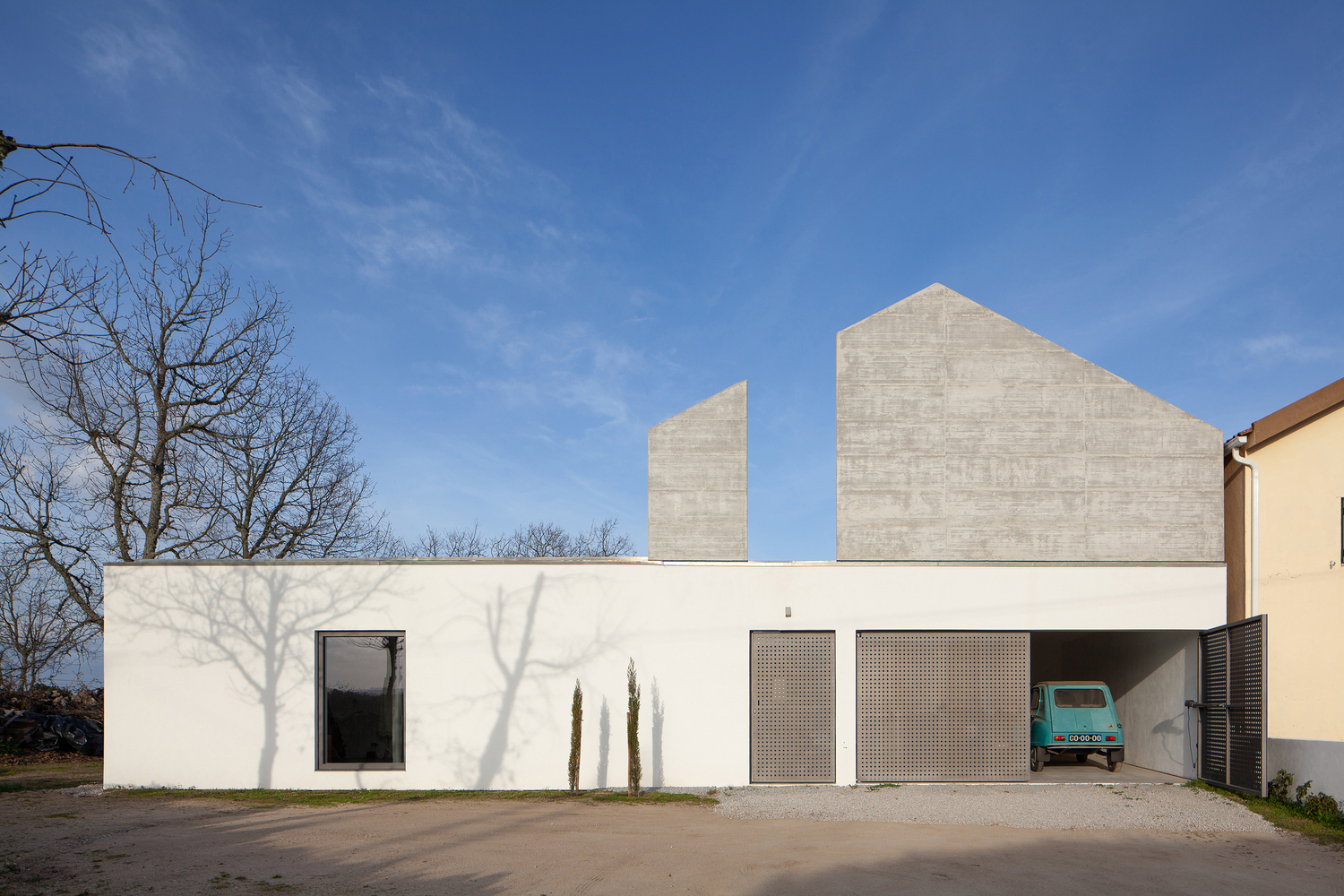 层叠错落的多功能乡村建筑-30