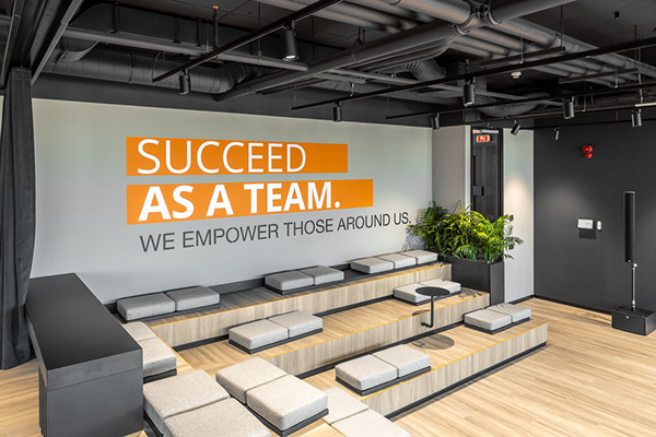 柠檬办公室设计丨罗马尼亚布加勒斯特丨Sennder-10