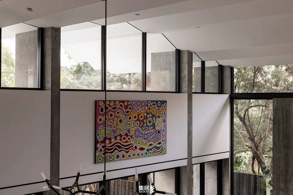 拥有独特屋顶和壮观黑色厨房的悉尼豪宅-17