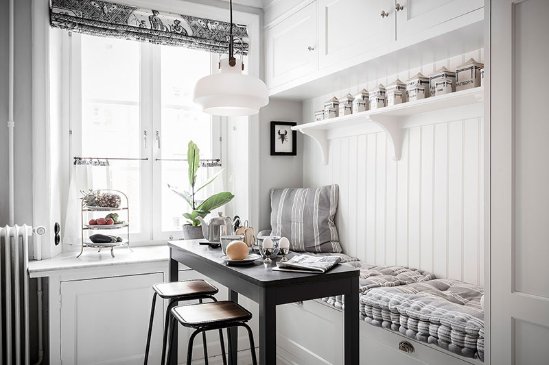 深蓝花卉壁纸 | 瑞典哥德堡大胆斯堪的纳维亚公寓设计-29