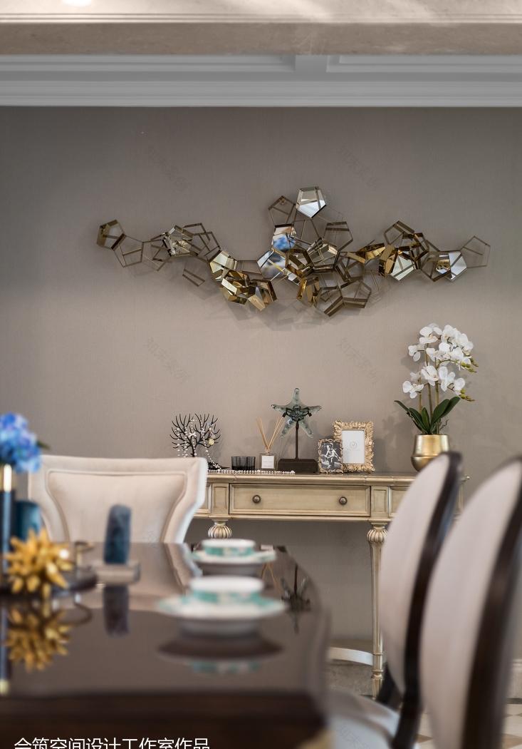轻奢生活空间,金属质感与色彩的完美融合-14