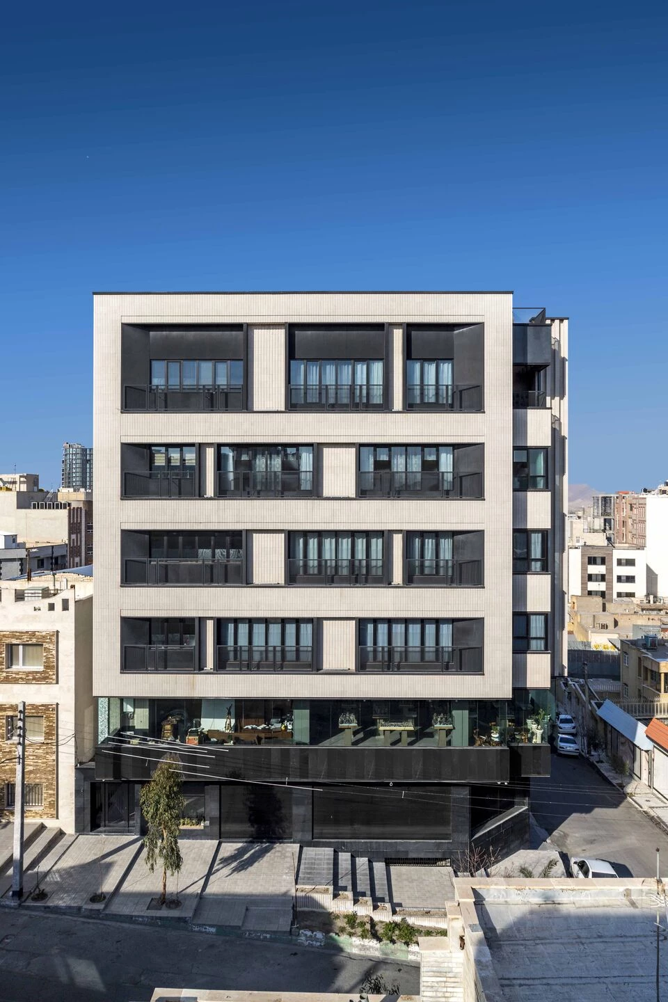 AGHAGHIA · 伊朗 Qom 的悬浮雕塑式公寓设计丨RJ ARCHITECTS-23