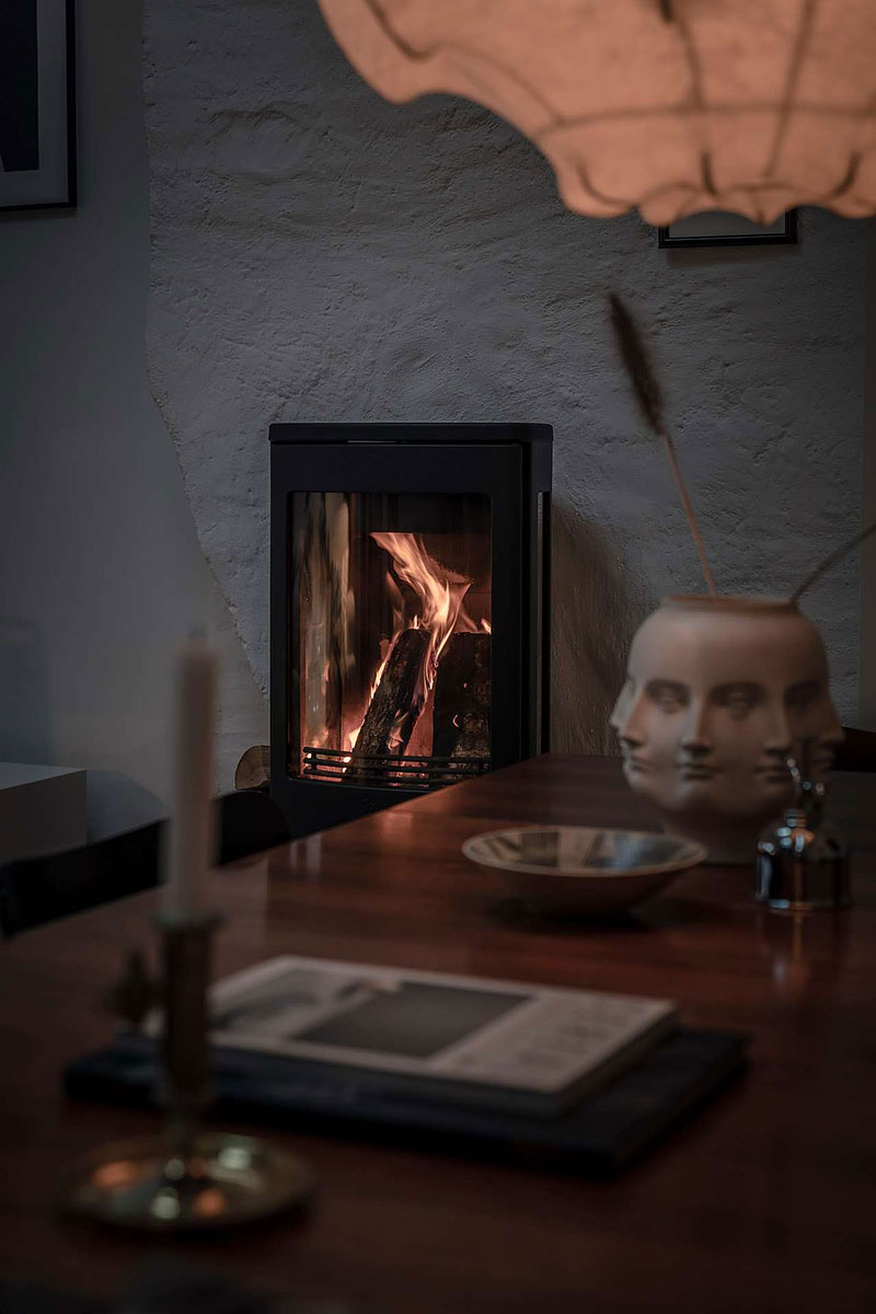 哥德堡特色阁楼公寓 | 倾斜天花板、巨型书架、温馨阳台-11