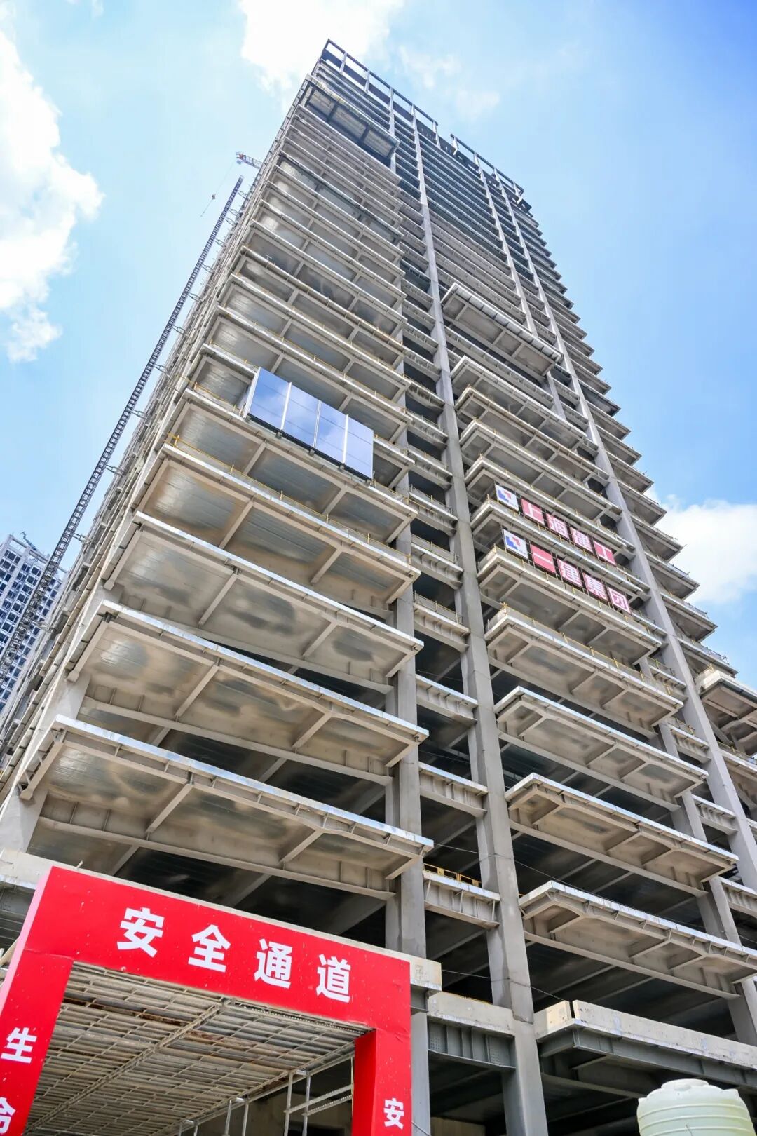320米+150米，上海这栋超高层主体结构封顶！-33