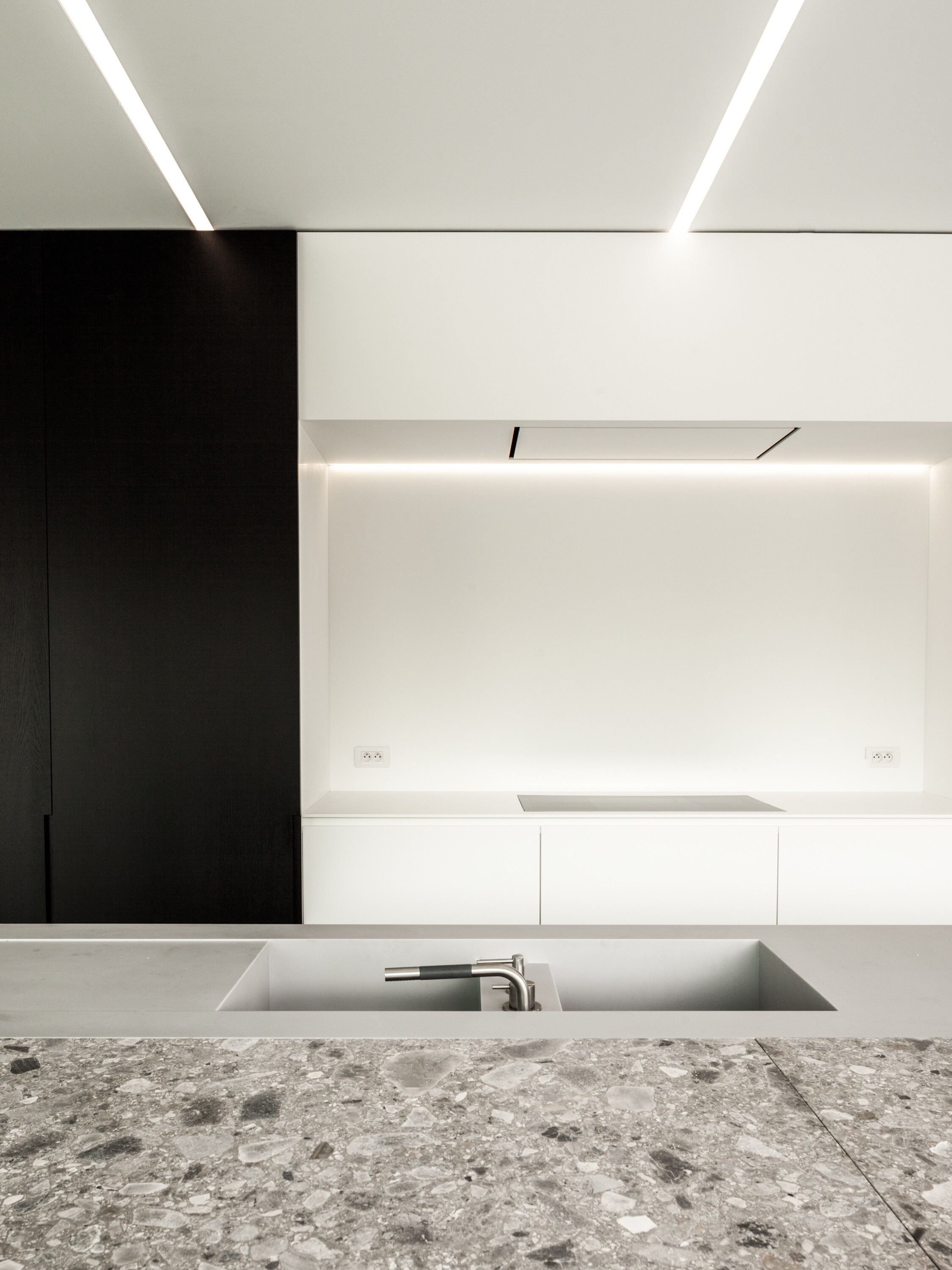 比利时 Aalst 山巅别墅——简约优雅的私人住宅设计-18