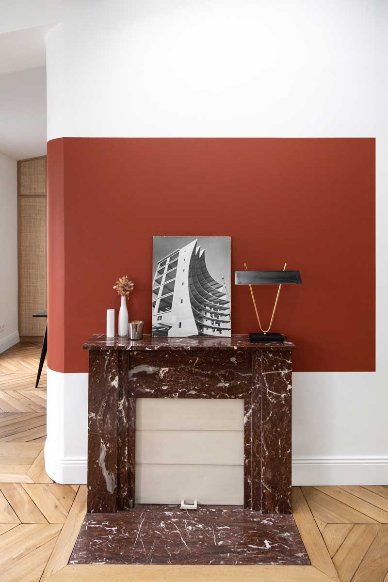 巴黎红色墙面的阁楼公寓设计-10