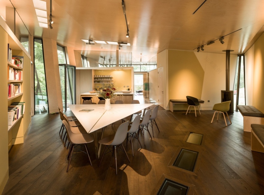 牛津 Maggie’s 中心 | 温馨木构树屋,拥抱自然与生命-33