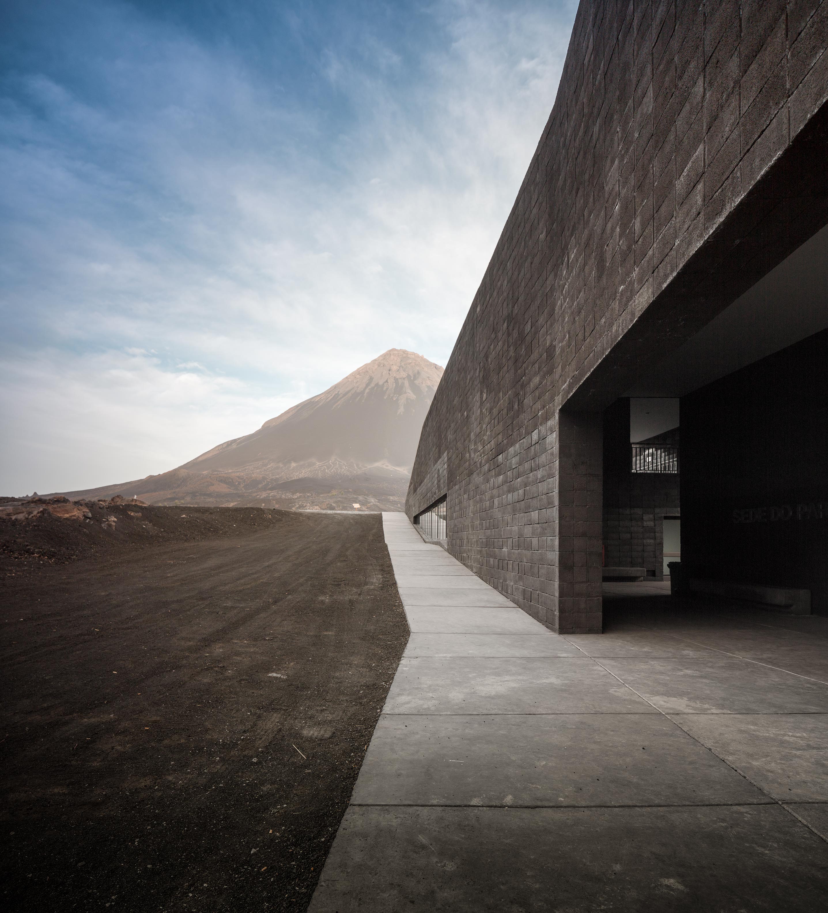 Fogo 岛自然公园总部-14