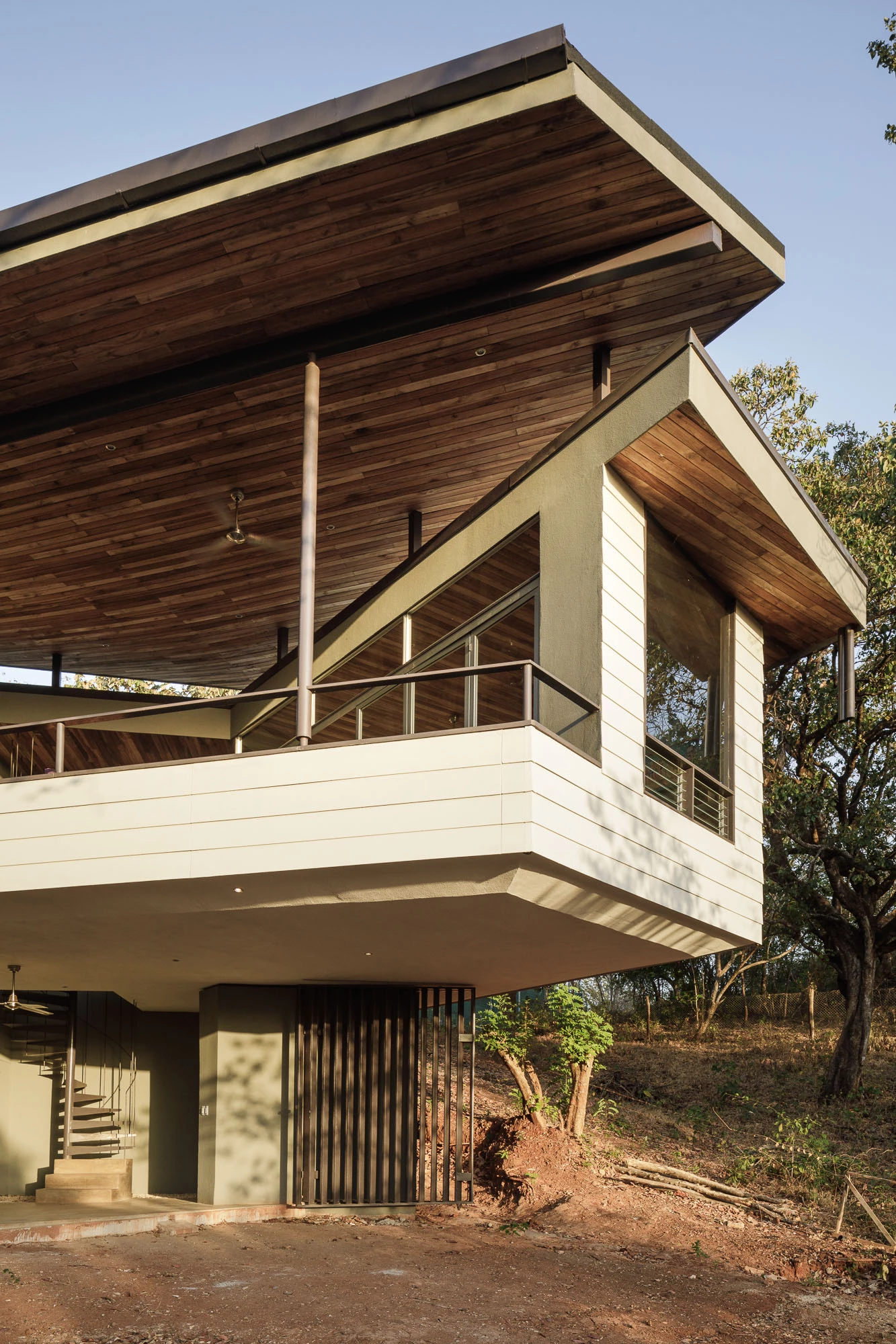 悬浮叶屋 · 绿色走廊中的生态住宅-18