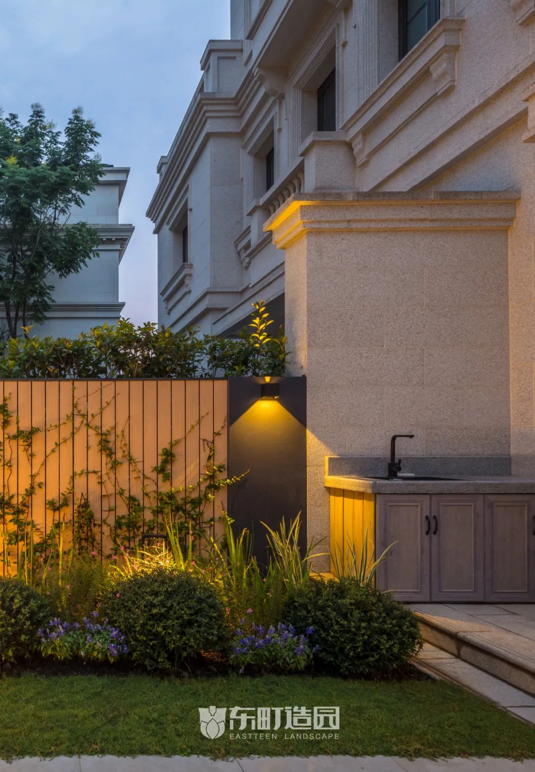 80㎡现代简约庭院，水景与夜景的完美融合-46