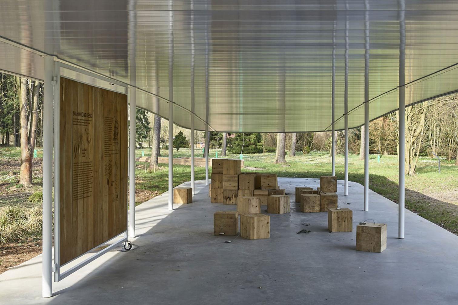 波兰 SGGW 植物园 JRK72 设计的现代展馆-5