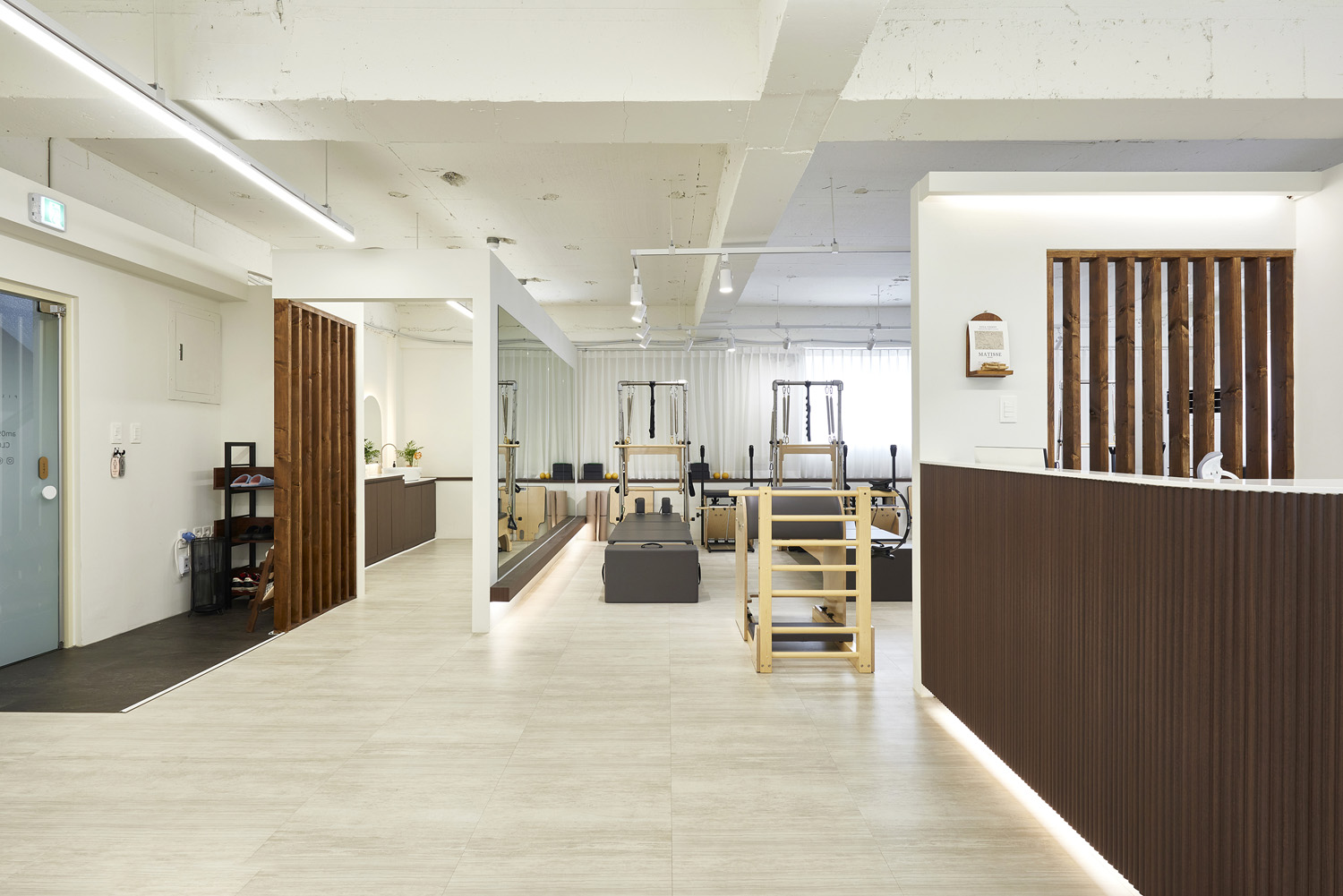 白色与木质 | 38 平米简约舒适的公寓设计-6