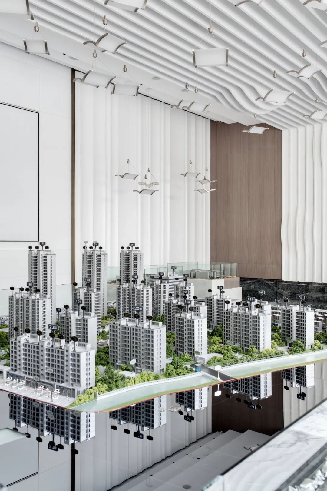 华鸿售楼中心——现代艺术与自然环境的和谐共生-28