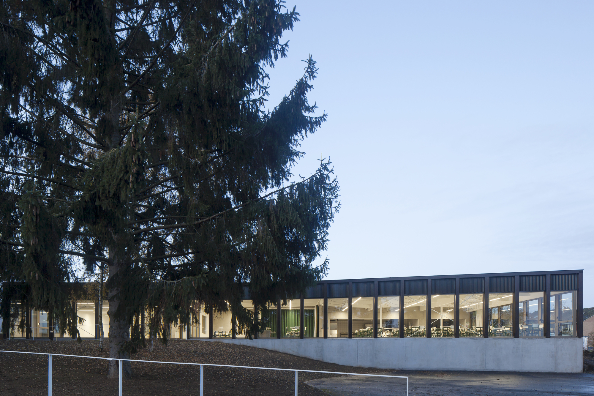 School Cafeteria and Multipurpose Room  / LT2A-29