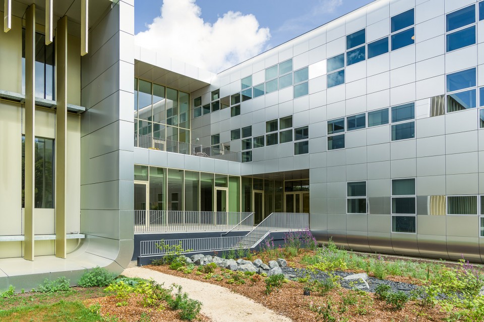 普瓦提埃大学中心医院行政中心 · 现代简约设计-15