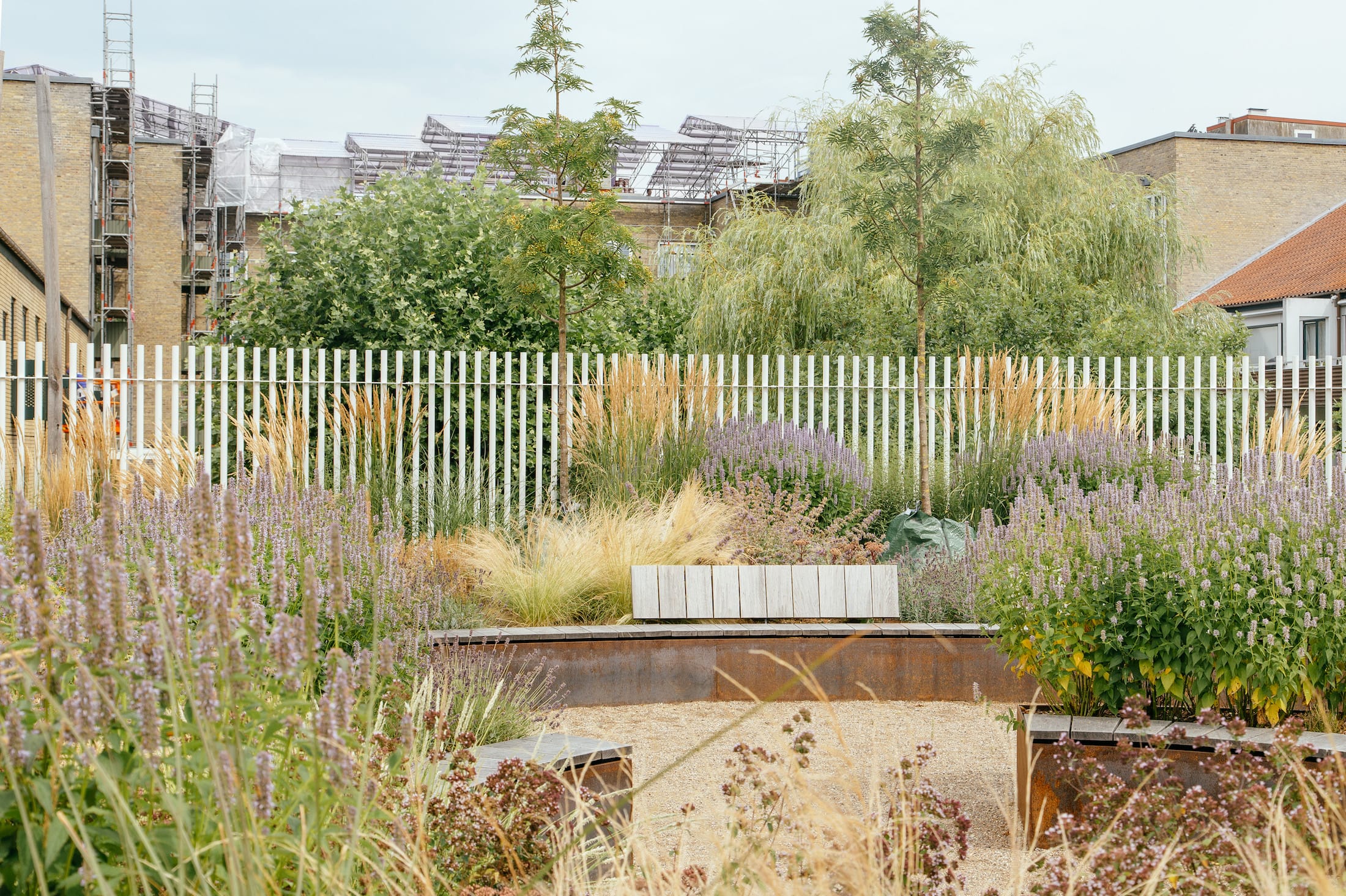 丹麦腓特列斯贝,感官体验治疗屋顶花园-28