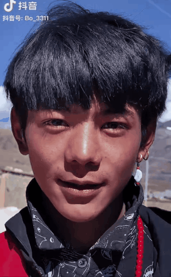 《甜野男孩》丁真风北欧家居，自然原木的诗意空间-2