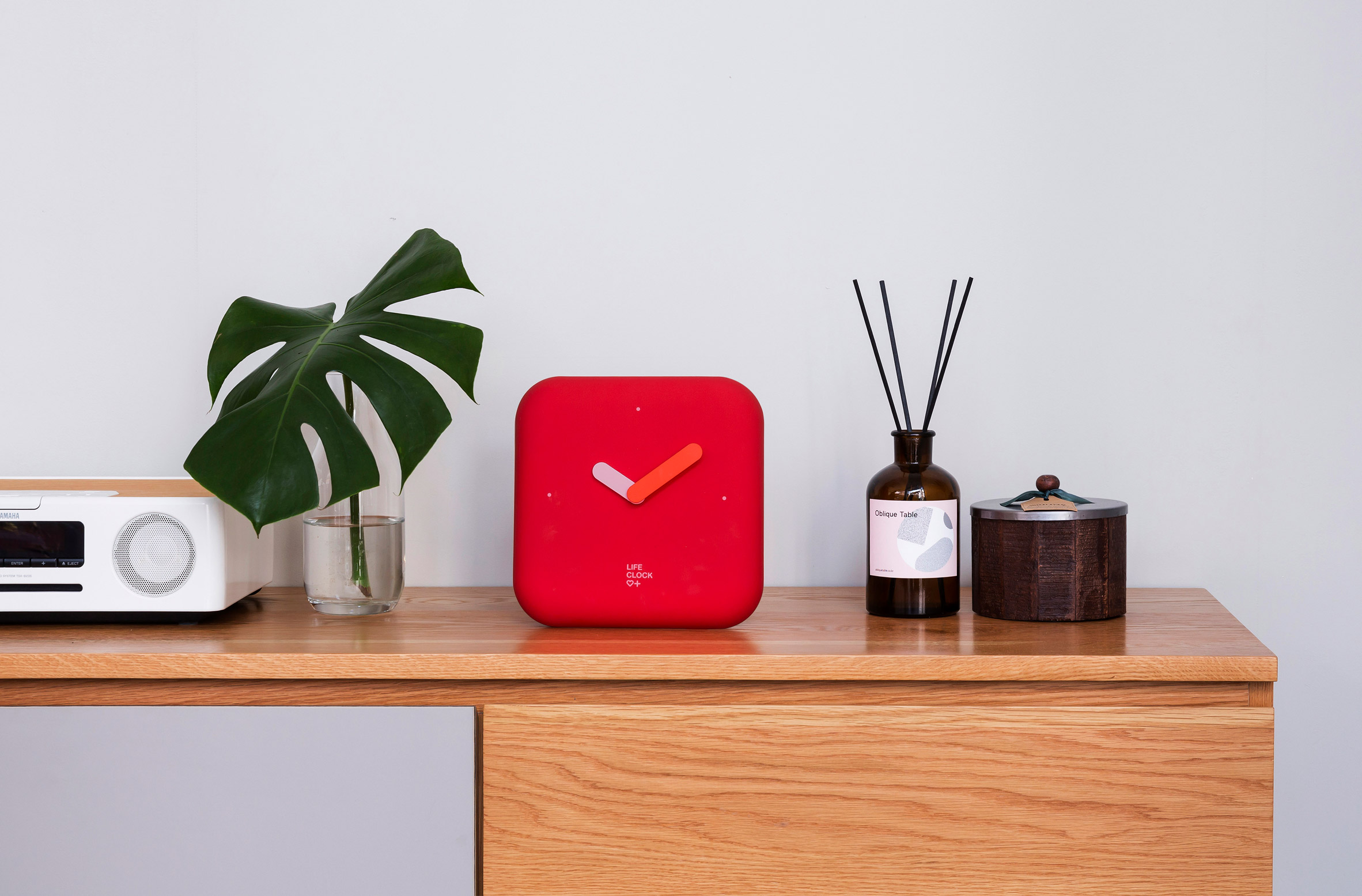 SWNA designs clock that doubles as an emergency kit-3