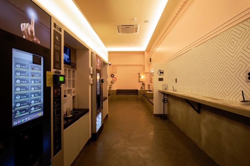 十坪江南站无人咖啡厅，灯光设计点睛之笔-4