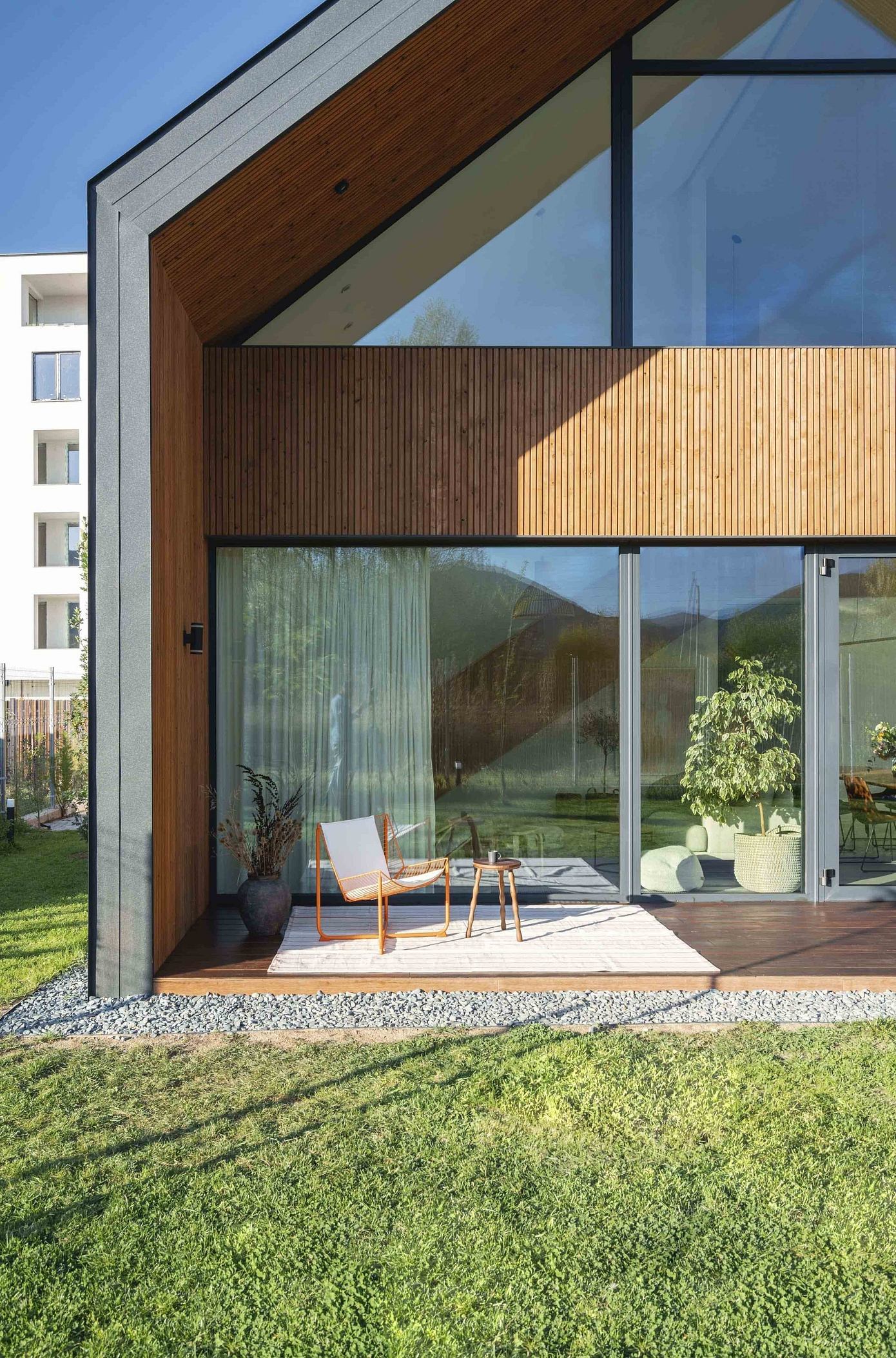 H，博泰夫格勒 · 一座宁静的谷仓小屋丨保加利亚丨Makeroom Architects-5