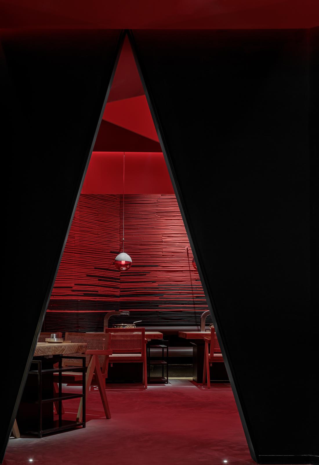 嘟嘟经典面馆 | 一半炽热一半冰封的浪漫空间-20