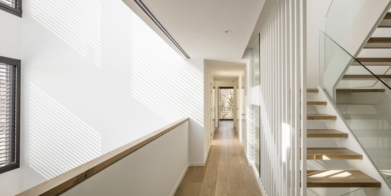 白色光影盛宴——巴塞罗那 Casa Bialps 别墅设计-22