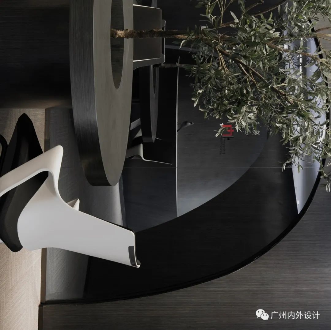 珠江新城曲线空间 | 现代简约办公室设计-11