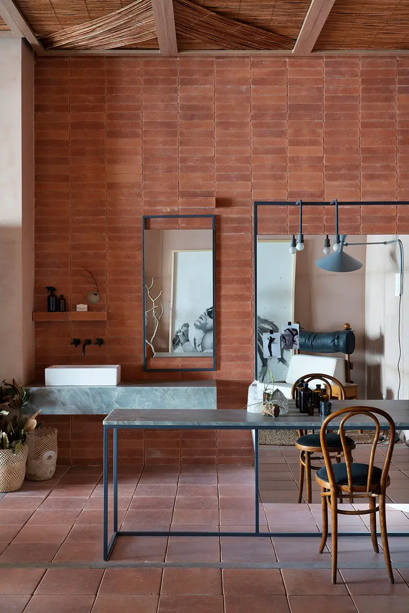 巴西迷你阁楼 | 以服装为主角的玻璃步入式衣橱-13