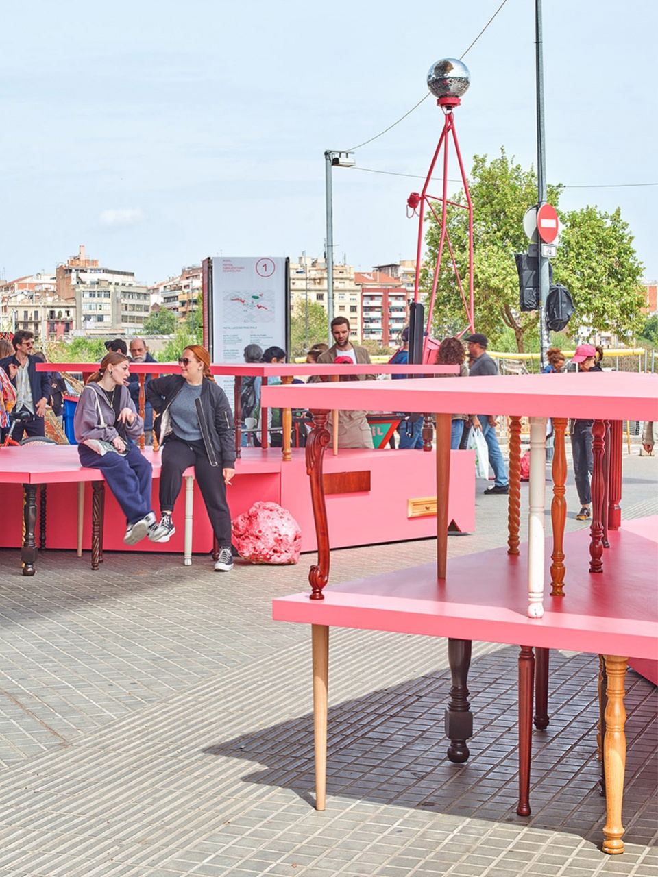 巴塞罗那快闪装置“游牧者集会”,激发市场互动-29