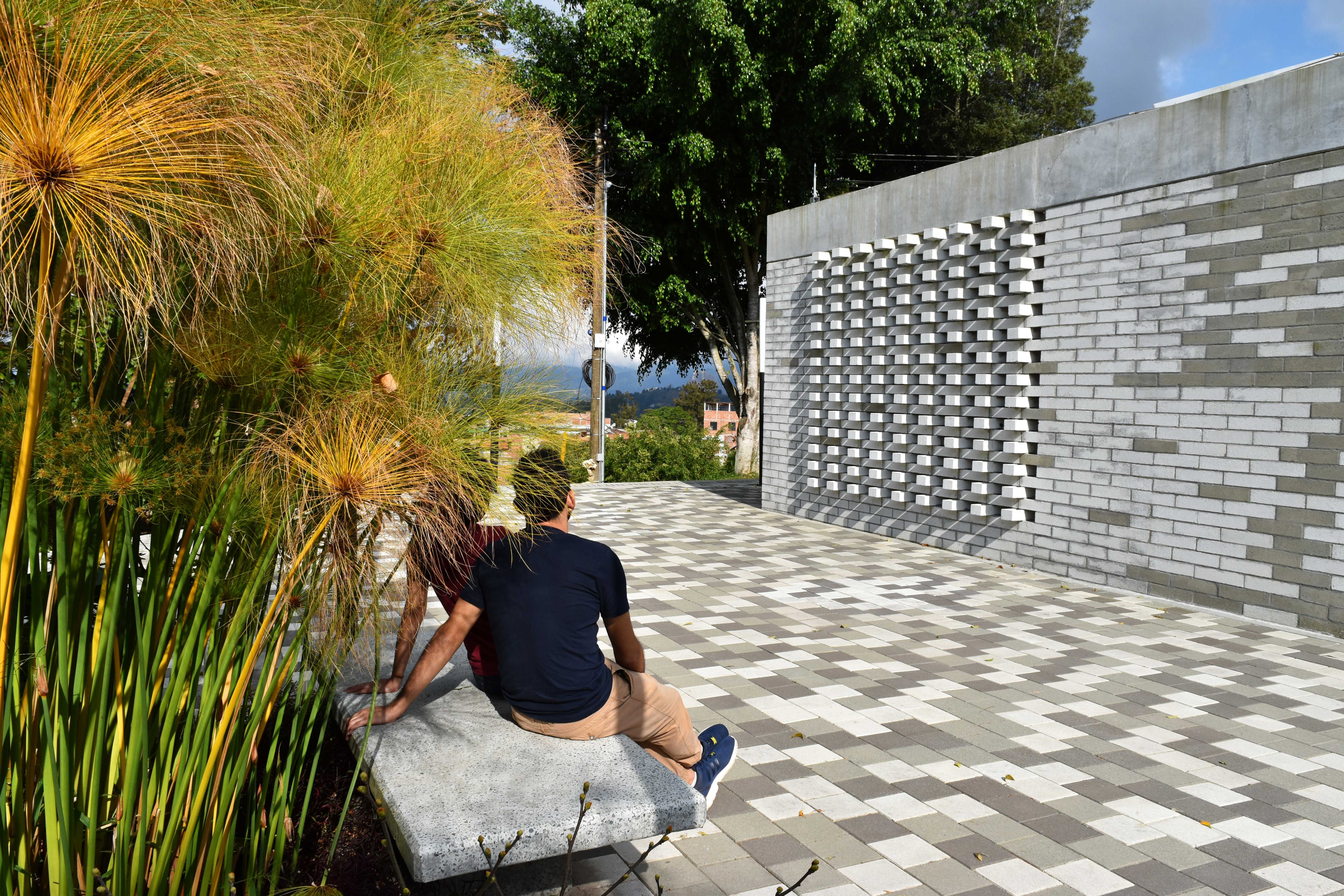 raices educational park 4-21