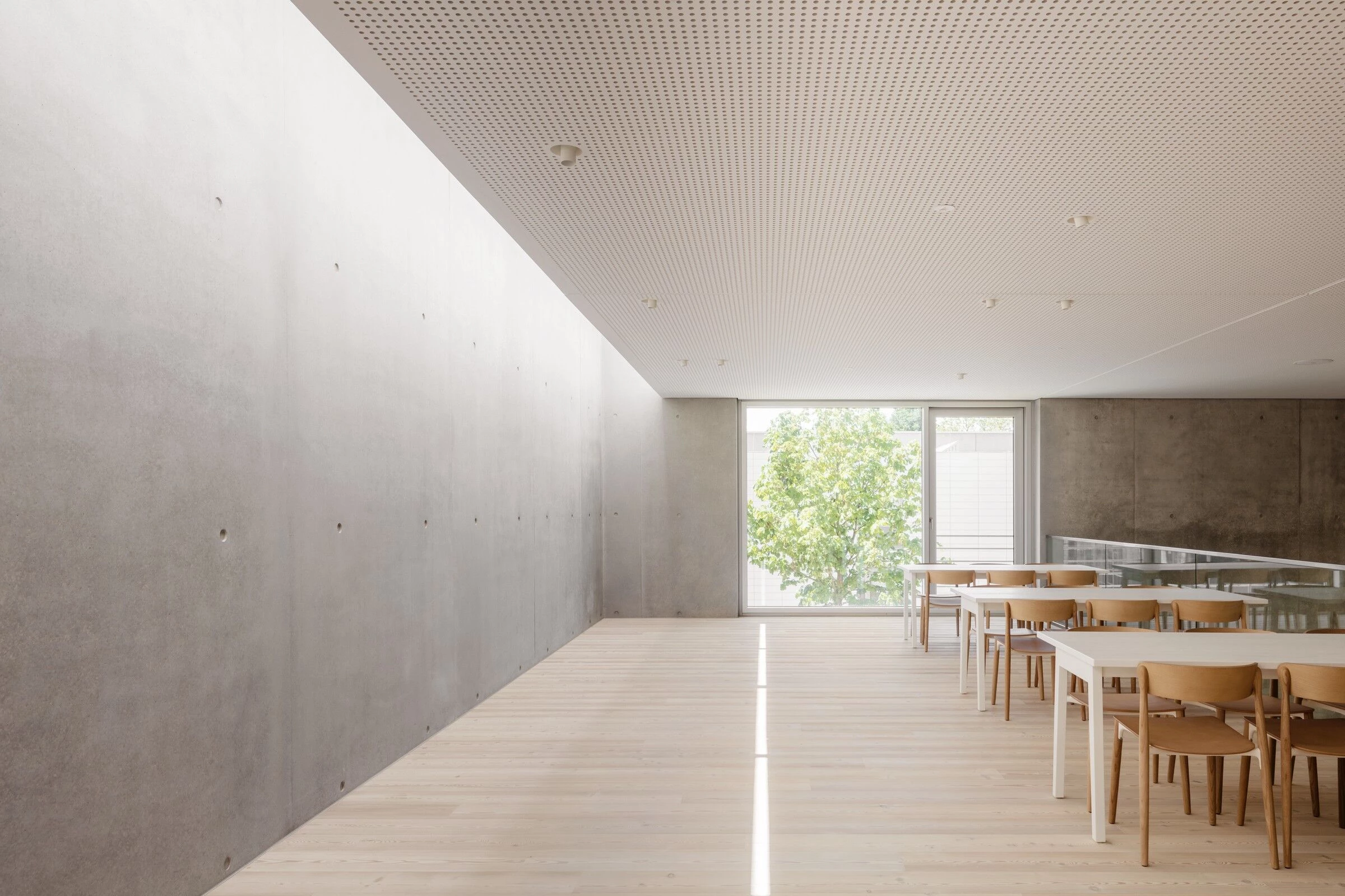 PERI Canteen · 德国南部现代工业风室内设计丨Studio ESW,Architekten Mühlich,Fink-36