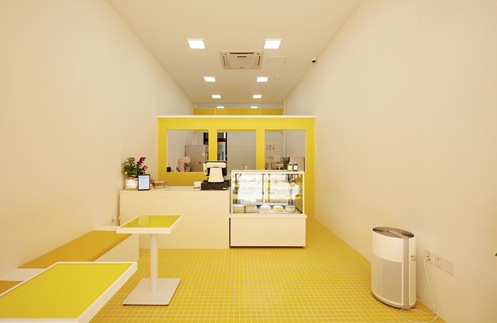 柠檬色点睛，12 平米咖啡厅的活力设计-3