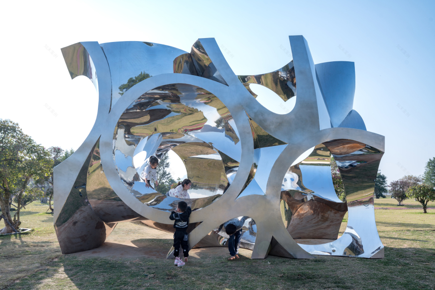 Six Sections / Studio Link-Arc-19