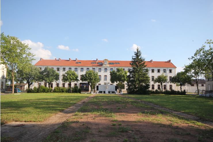 将皮蒂耶军营旧军械库改建为护理培训学院项目丨法国丨ACA建筑师及合伙人事务所,PLUS 2 PAYSAGE景观事务所-53