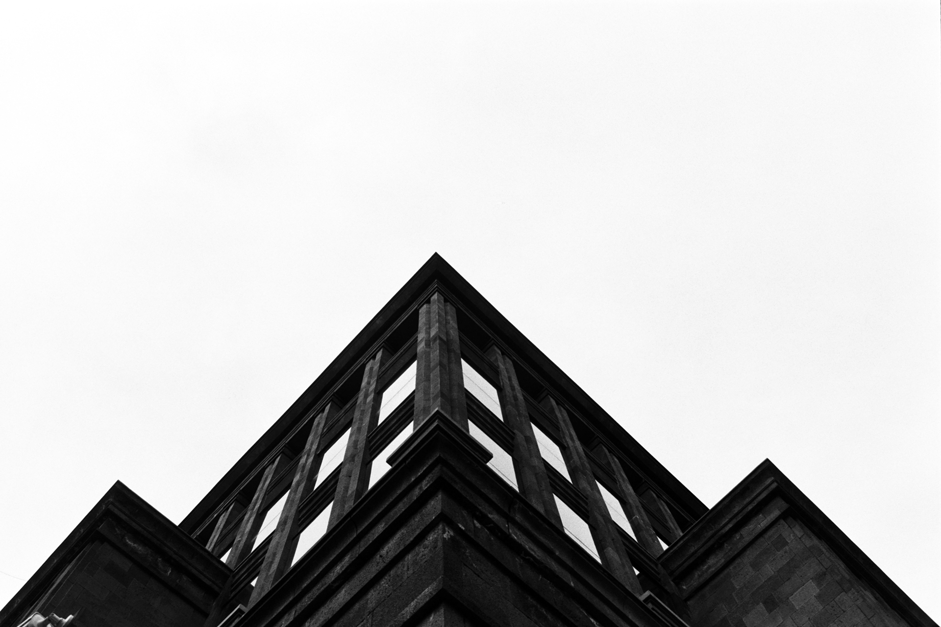 建筑中的对称性丨亚美尼亚丨@t__grain-3