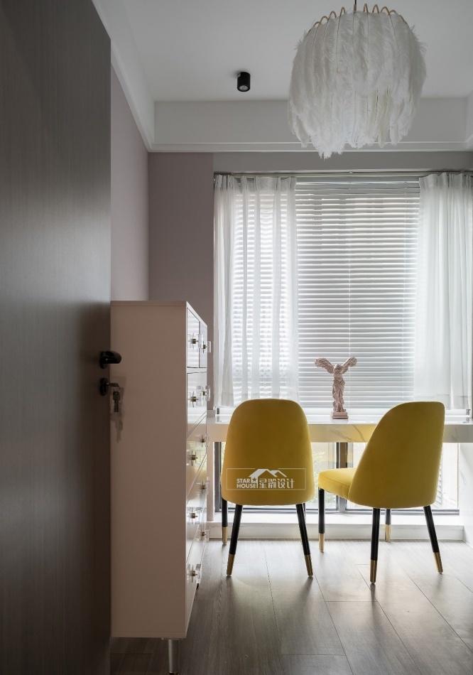 简约灰色空间,点亮生活色彩-38