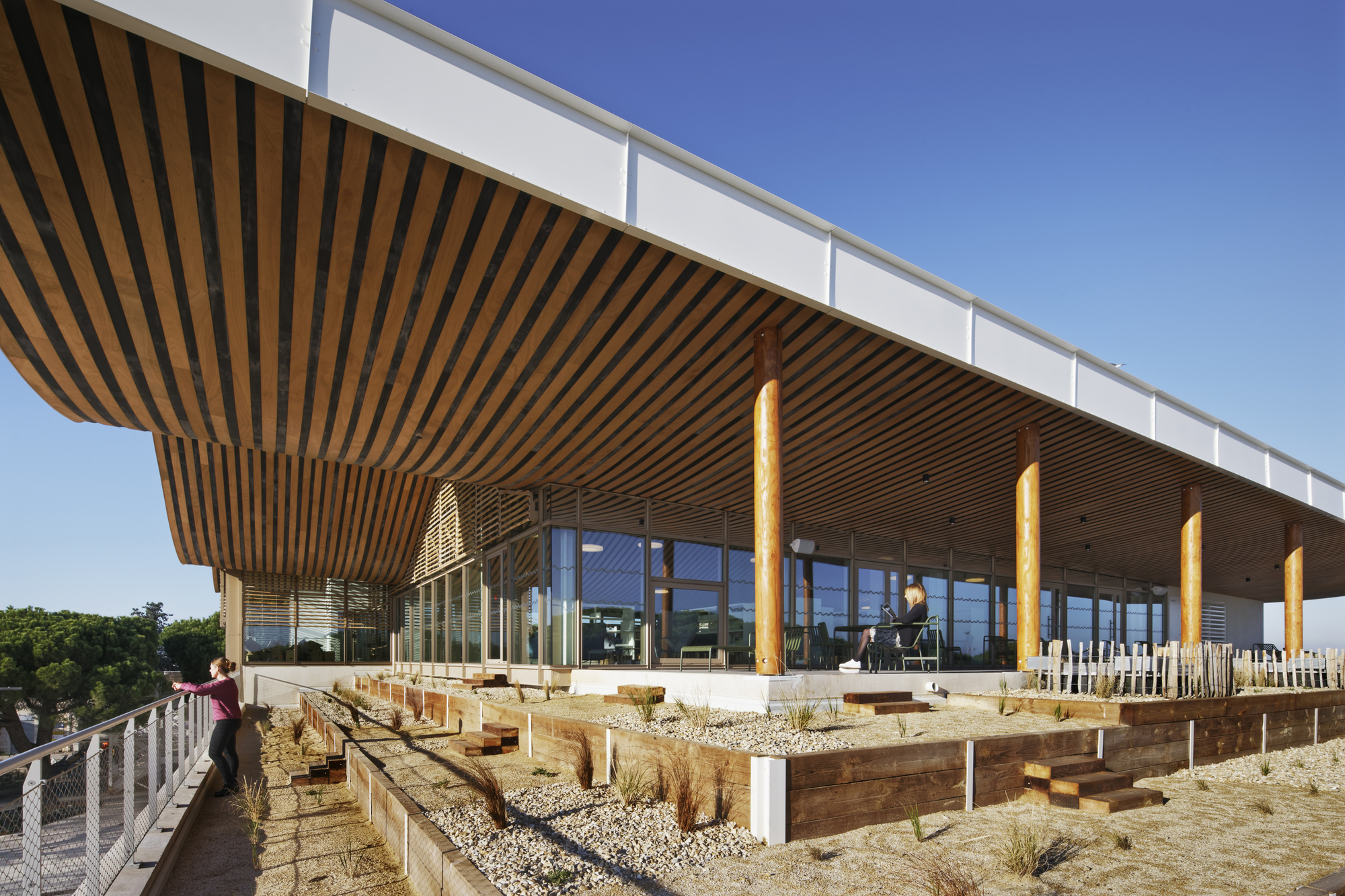 Event Hall L’Agora and Ernest Hemingway Media Library / Ateliers A+-43