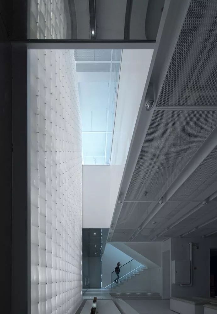 空间点“靓”的艺术 | 灯具设计-52